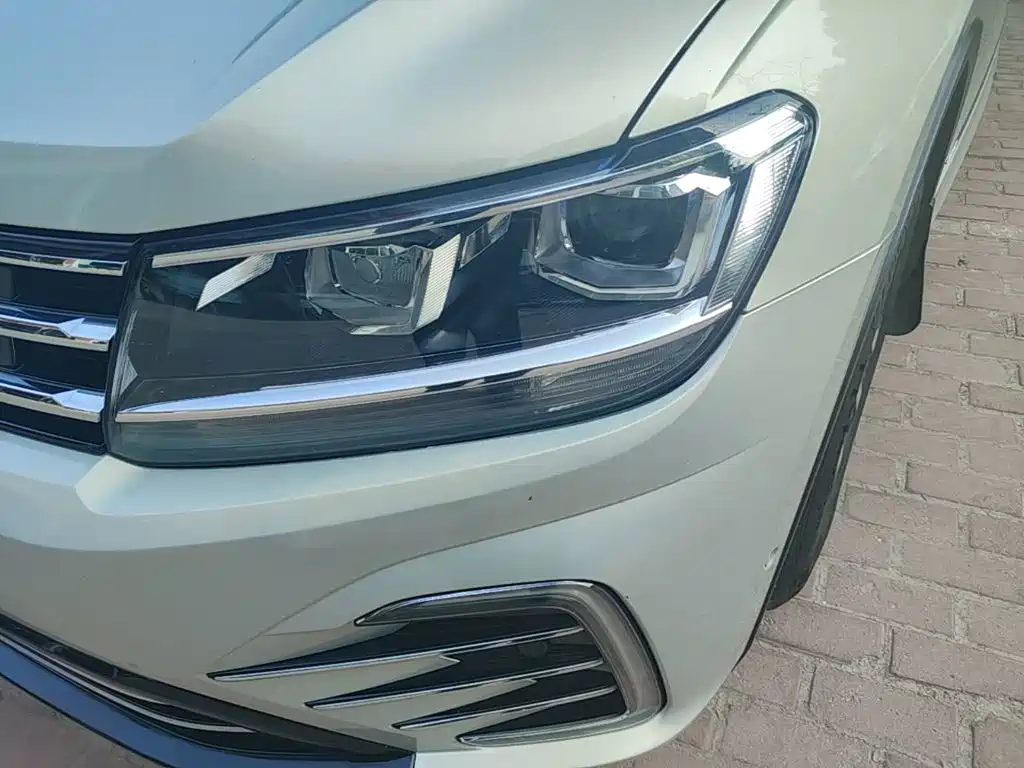 Volkswagen Tiguan L Plug-In Hybrid 2020 — фото 24