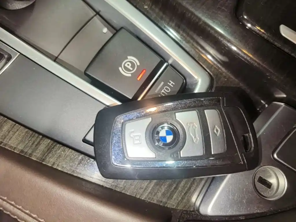 BMW 5 Series 2016 — фото 9
