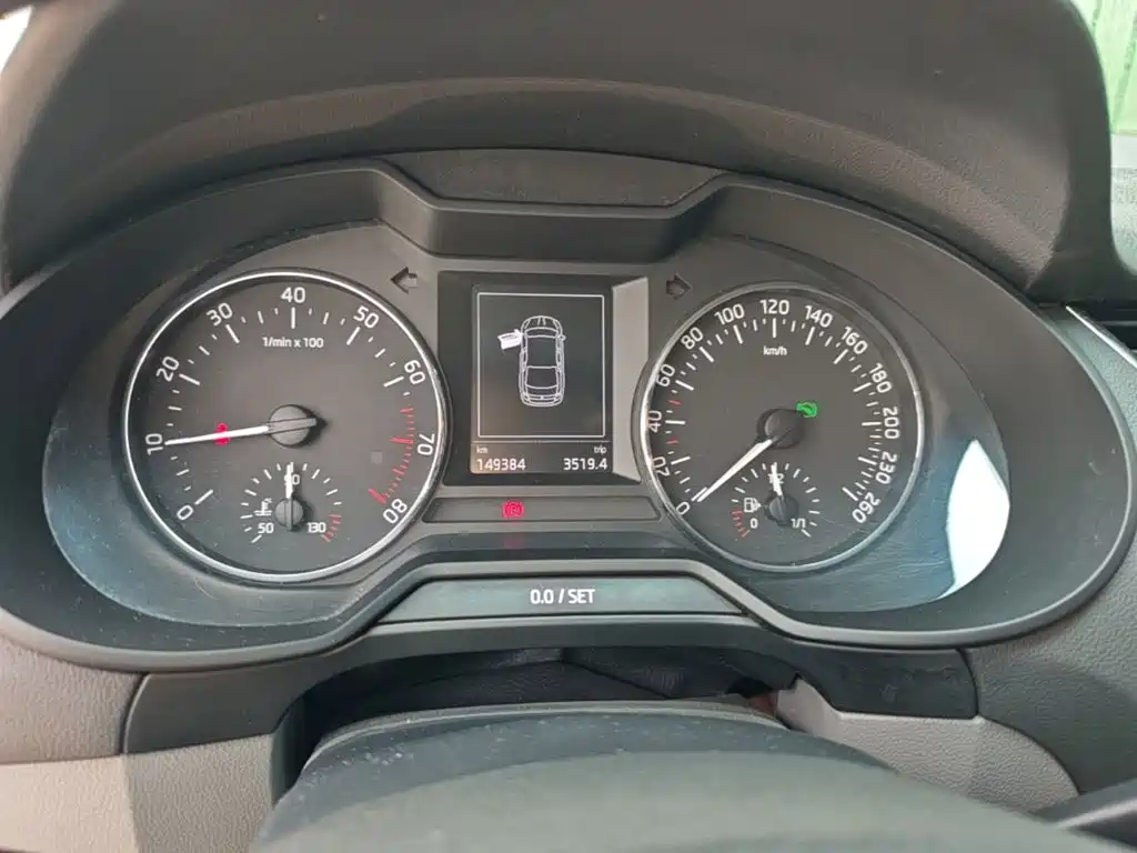 Skoda Octavia 2015 — фото 12