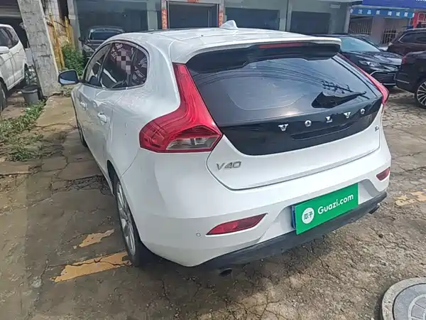 Volvo V40 2016