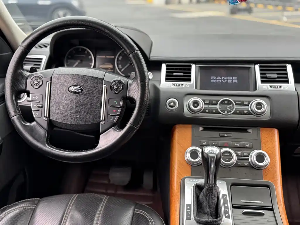 Land Rover Range Rover Sport 2011 — фото 16