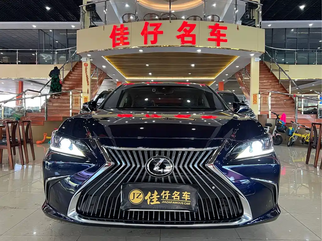 Lexus ES 2020 — фото 2