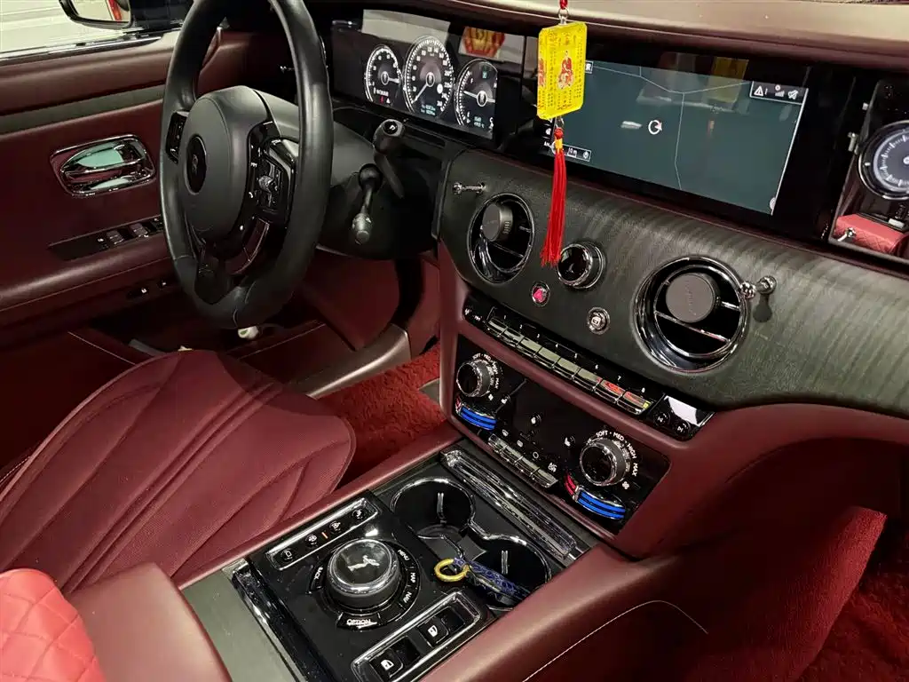 Rolls-Royce Ghost 2021 — фото 12