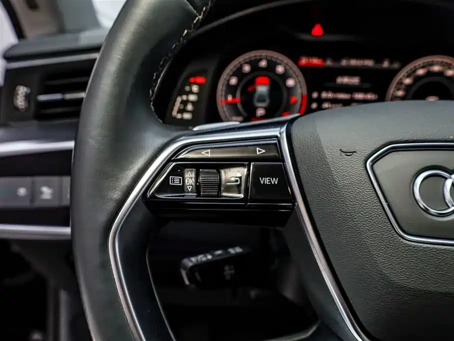 Audi A7L 2024 — фото 29