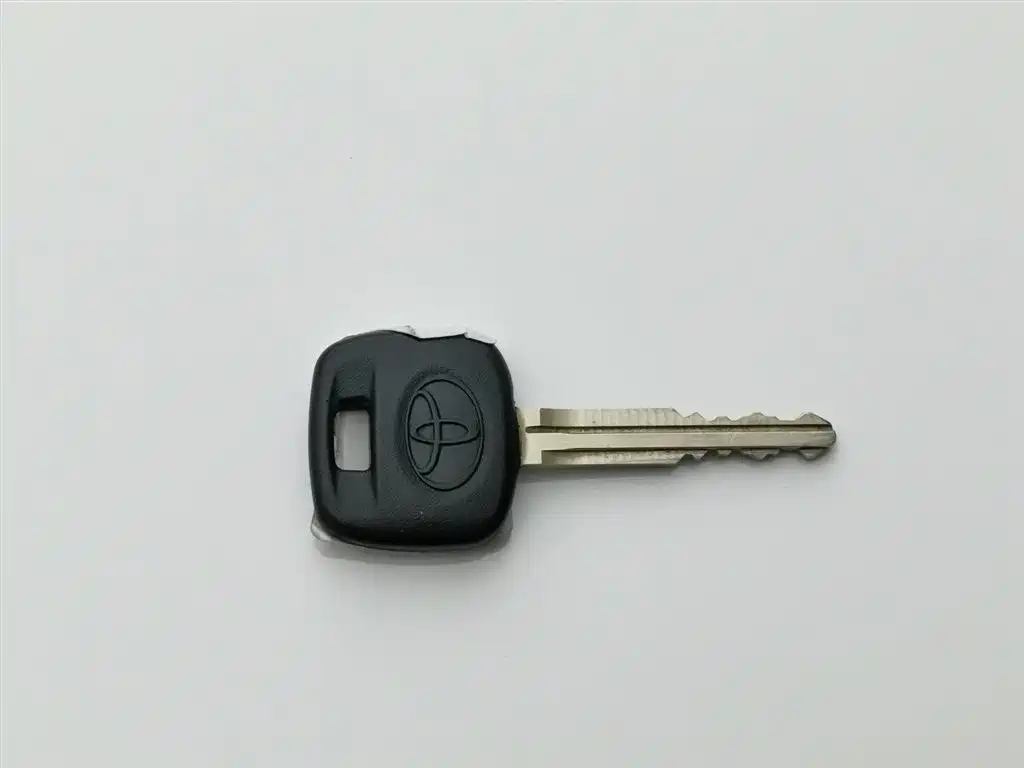 Toyota Yaris L 2020 — фото 19