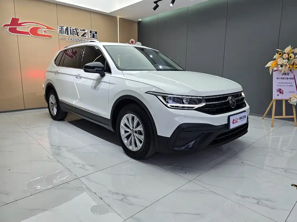 Volkswagen Tiguan L 2024 — фото 3