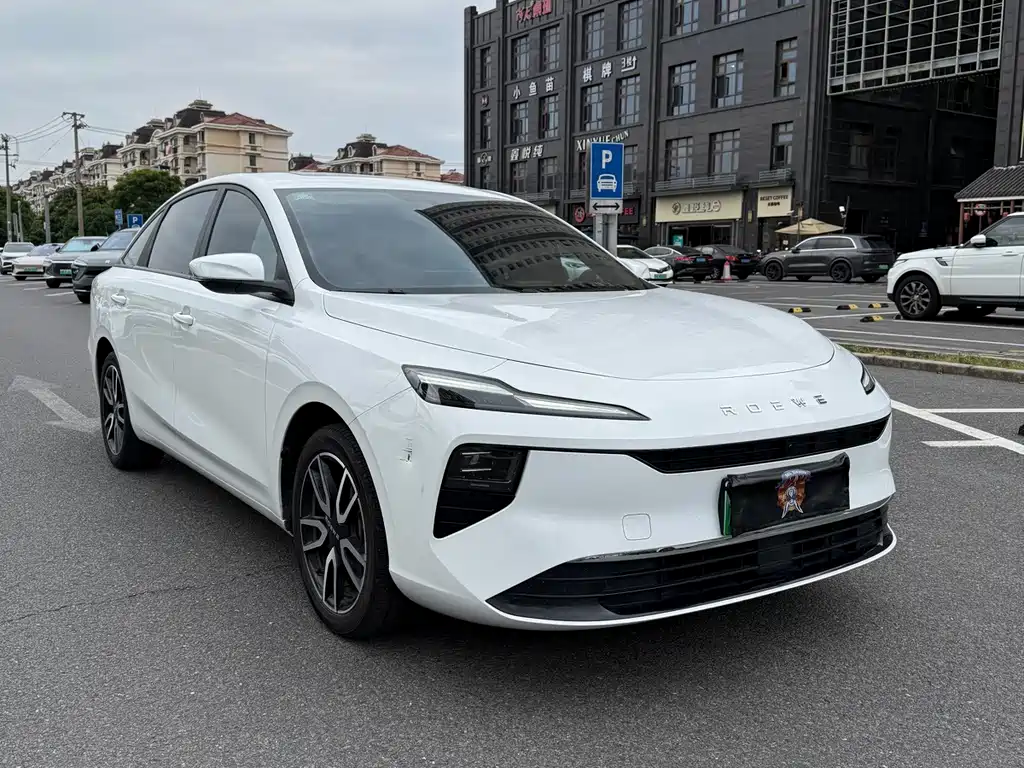 Roewe D6 2025