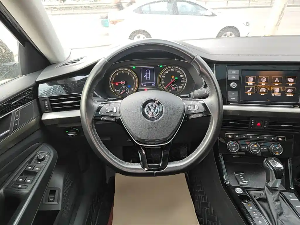 Volkswagen Passat 2019 — фото 11