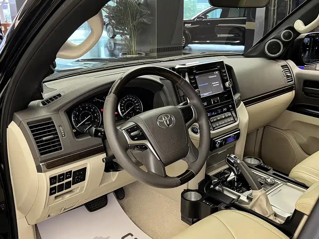 Toyota Land Cruiser 2019 — фото 11
