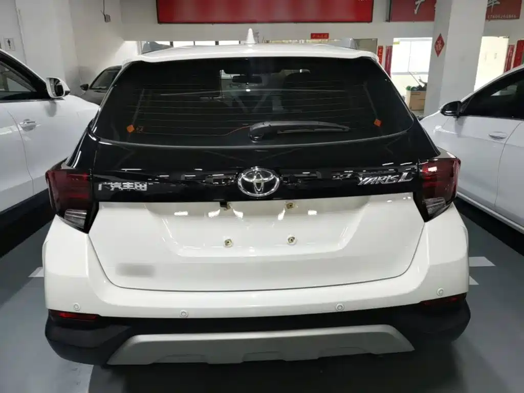 Toyota Yaris L 2021 — фото 6