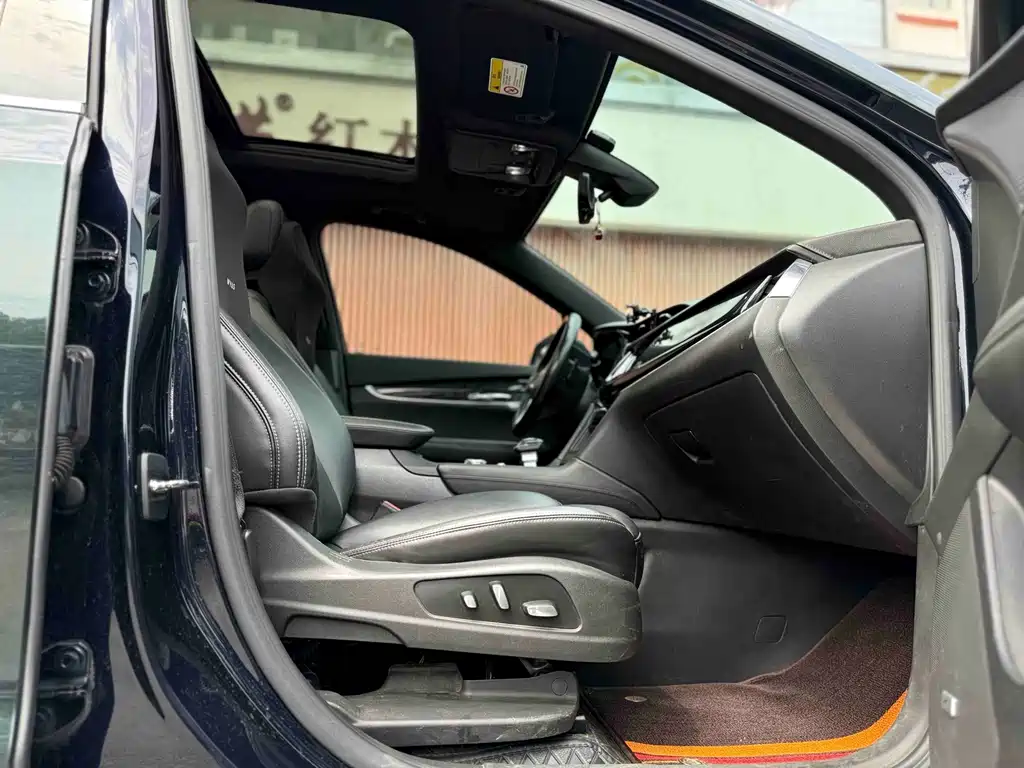 Cadillac XT6 2022 — фото 12