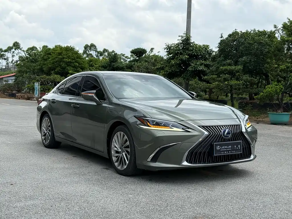 Lexus ES 2019 — фото 3