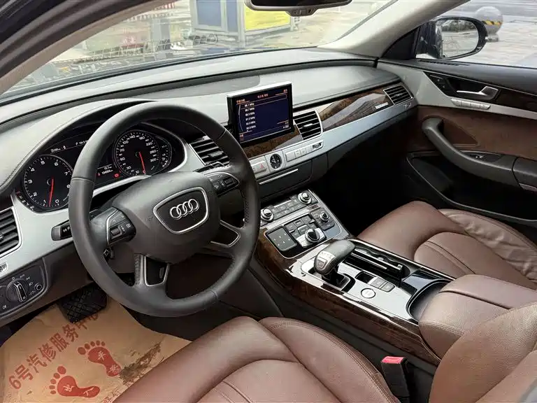 Audi A8 2014 — фото 8