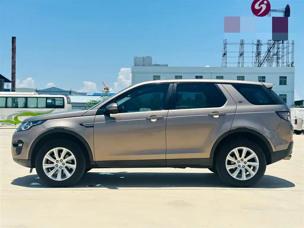 Land Rover Discovery Sport 2017 — фото 7