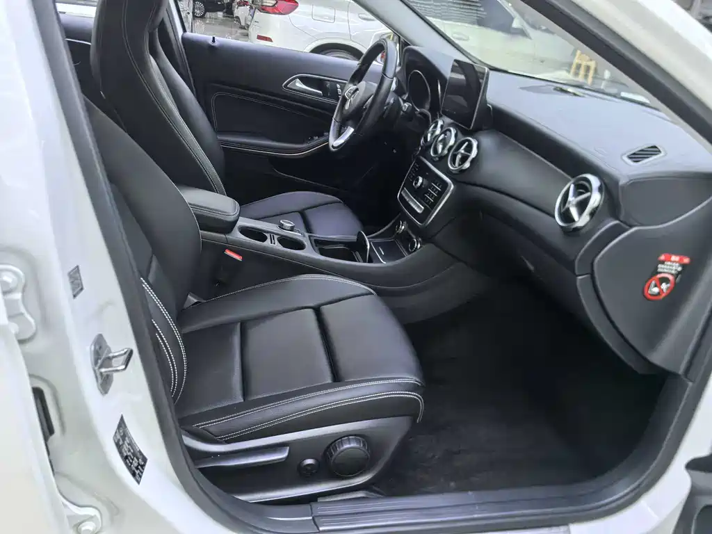 Mercedes-Benz GLA 2018 — фото 13