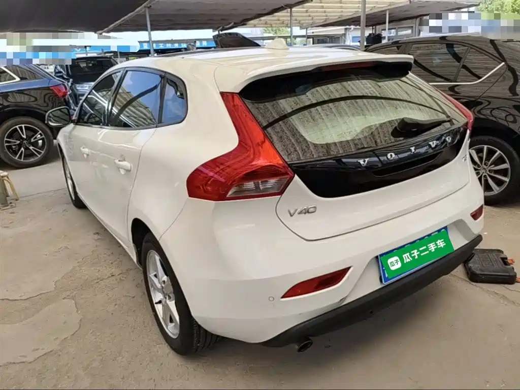 Volvo V40 2016 — фото 5