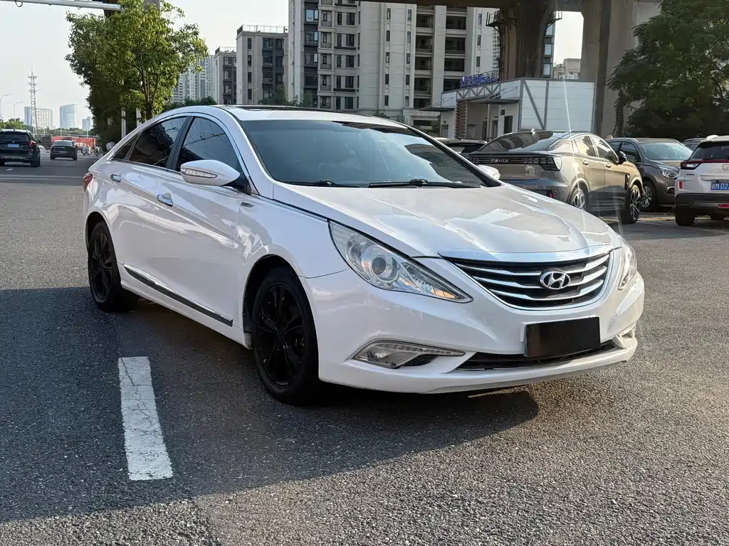 Hyundai Sonata 2012