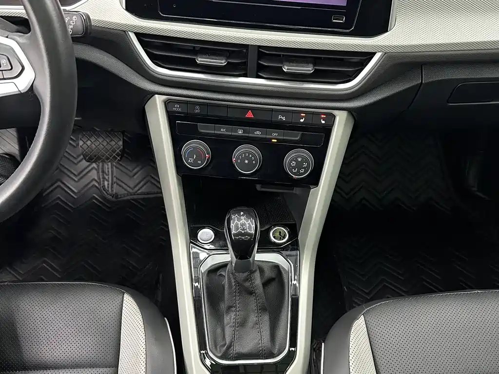 Volkswagen T-Roc 2024 — фото 14