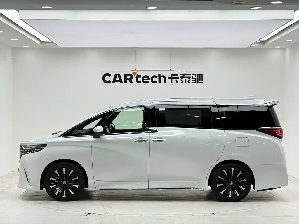 Toyota Alphard 2023 — фото 2