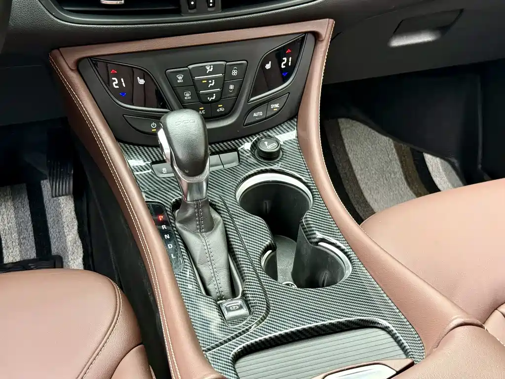Buick Envision Plus 2018 — фото 11