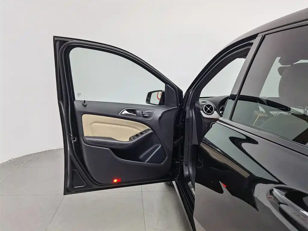 Mercedes-Benz B-Class 2013 — фото 8