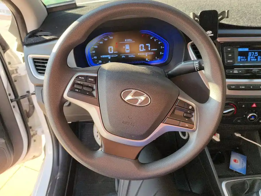 Hyundai Verna 2020 — фото 15