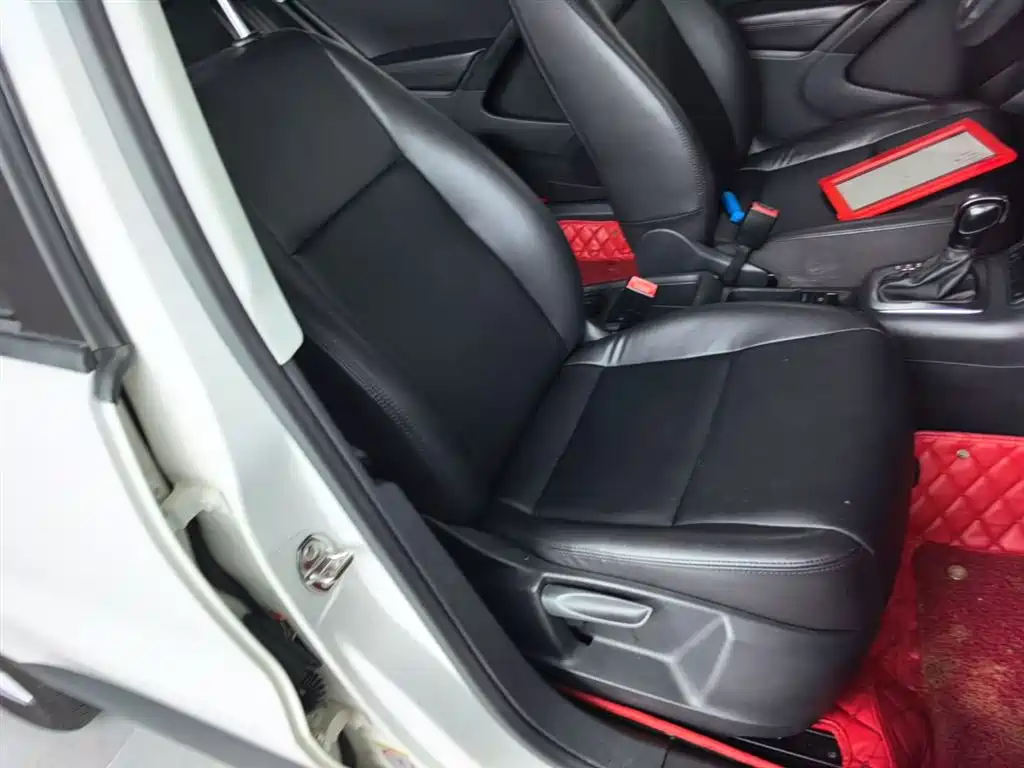 Volkswagen Tiguan 2015 — фото 25