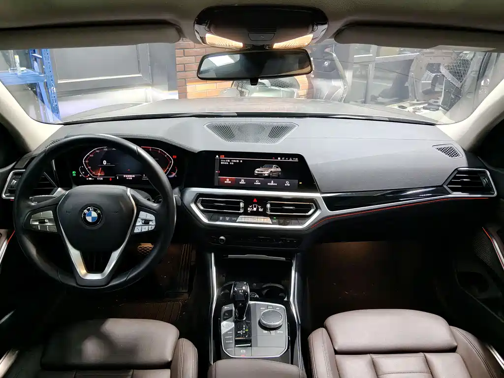 BMW 3 Series 2019 — фото 15