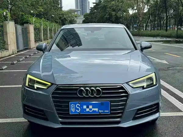 Audi A4L 2018
