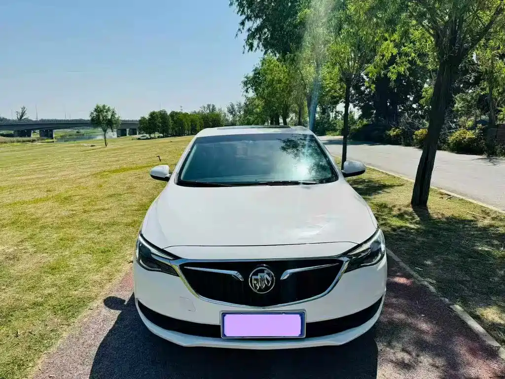 Buick Excelle 2018 — фото 2
