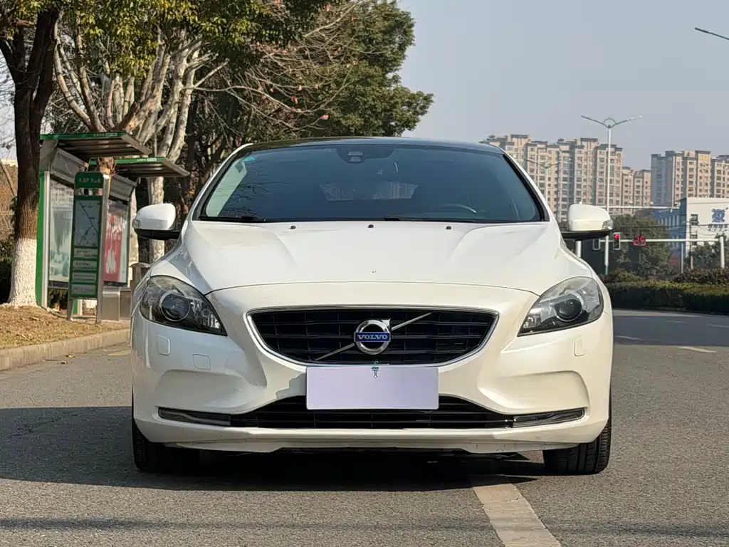 Volvo V40 2015 — фото 2