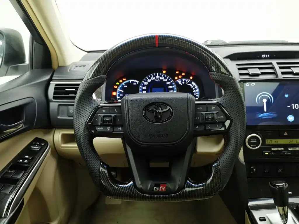 Toyota Camry 2015 — фото 11