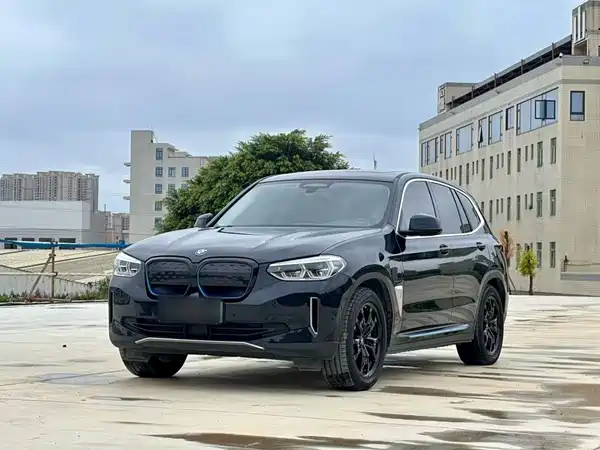 BMW iX3 2021