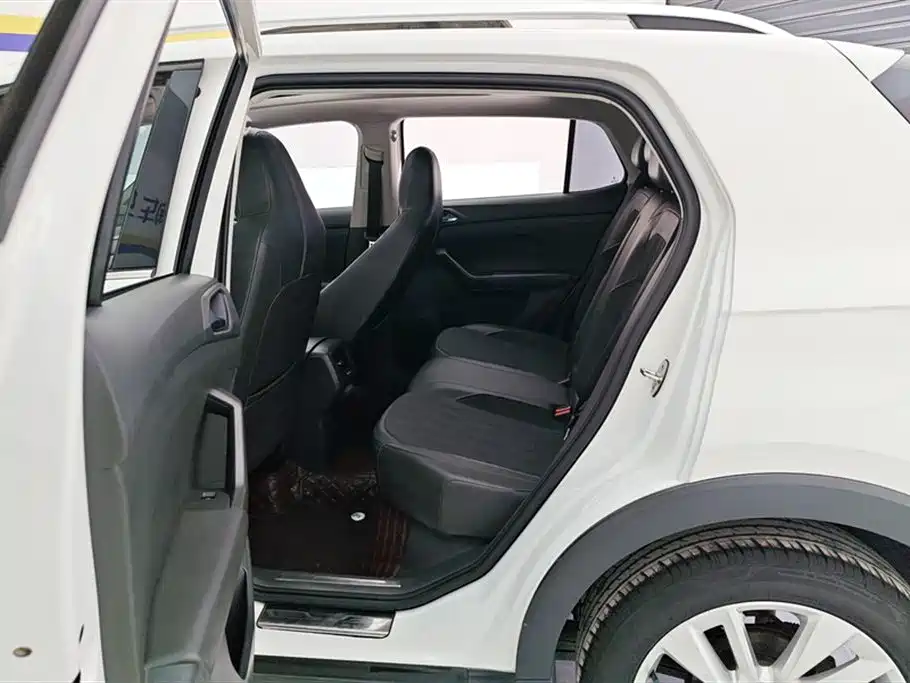 Volkswagen T-Cross 2020 — фото 11