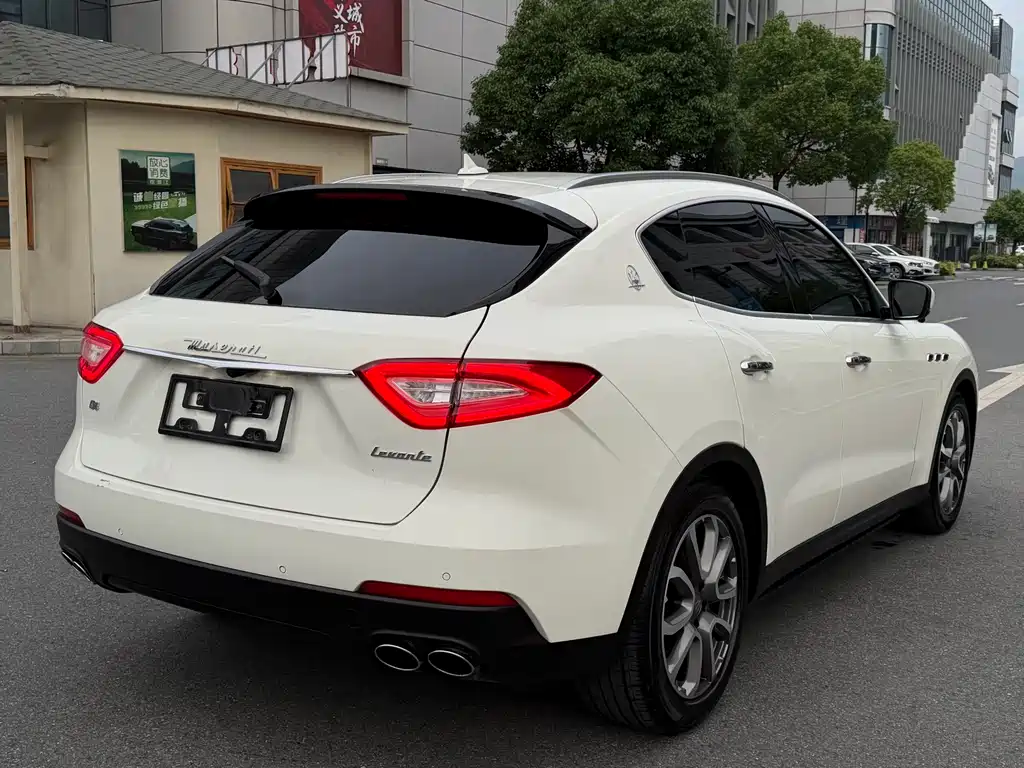Maserati Levante 2019 — фото 19
