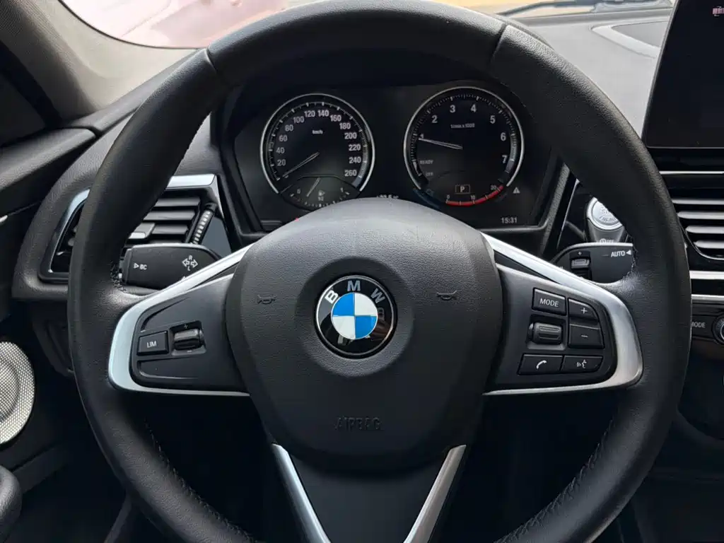 BMW 1 Series 2021 — фото 14