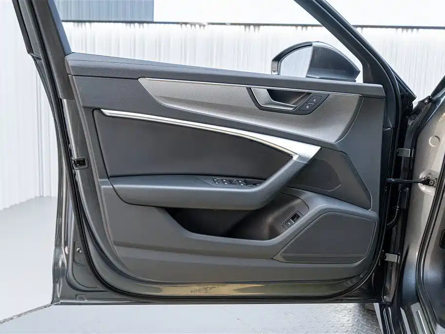 Audi A6L 2022 — фото 16