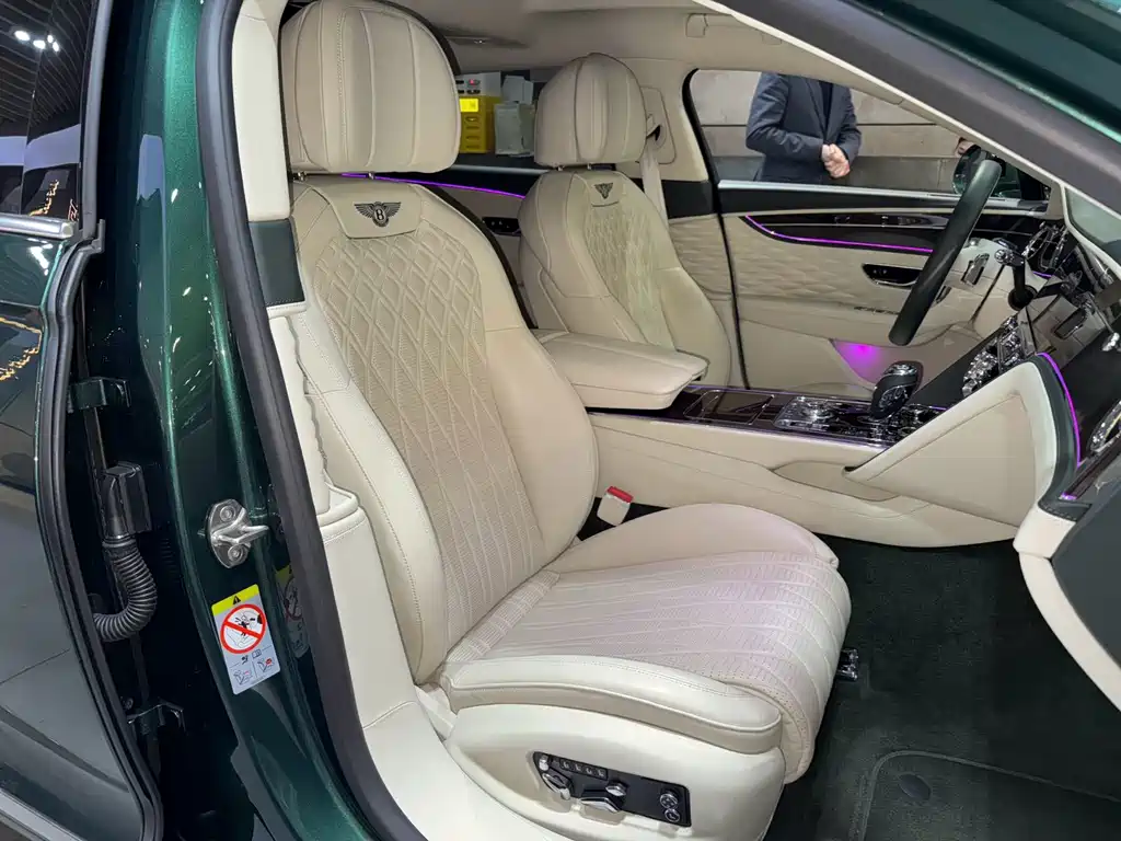 Bentley Flying Spur 2021 — фото 23