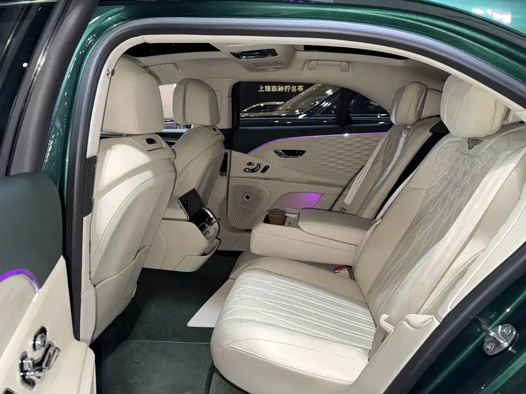 Bentley Flying Spur 2021 — фото 15
