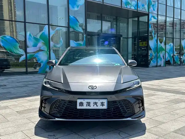 Toyota Camry 2025