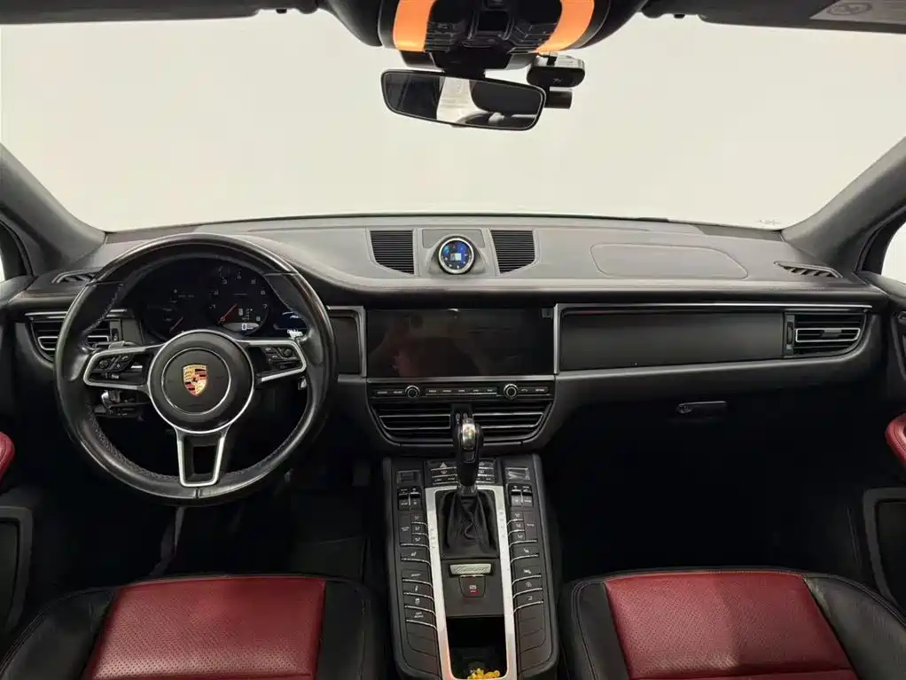 Porsche Macan 2020 — фото 11