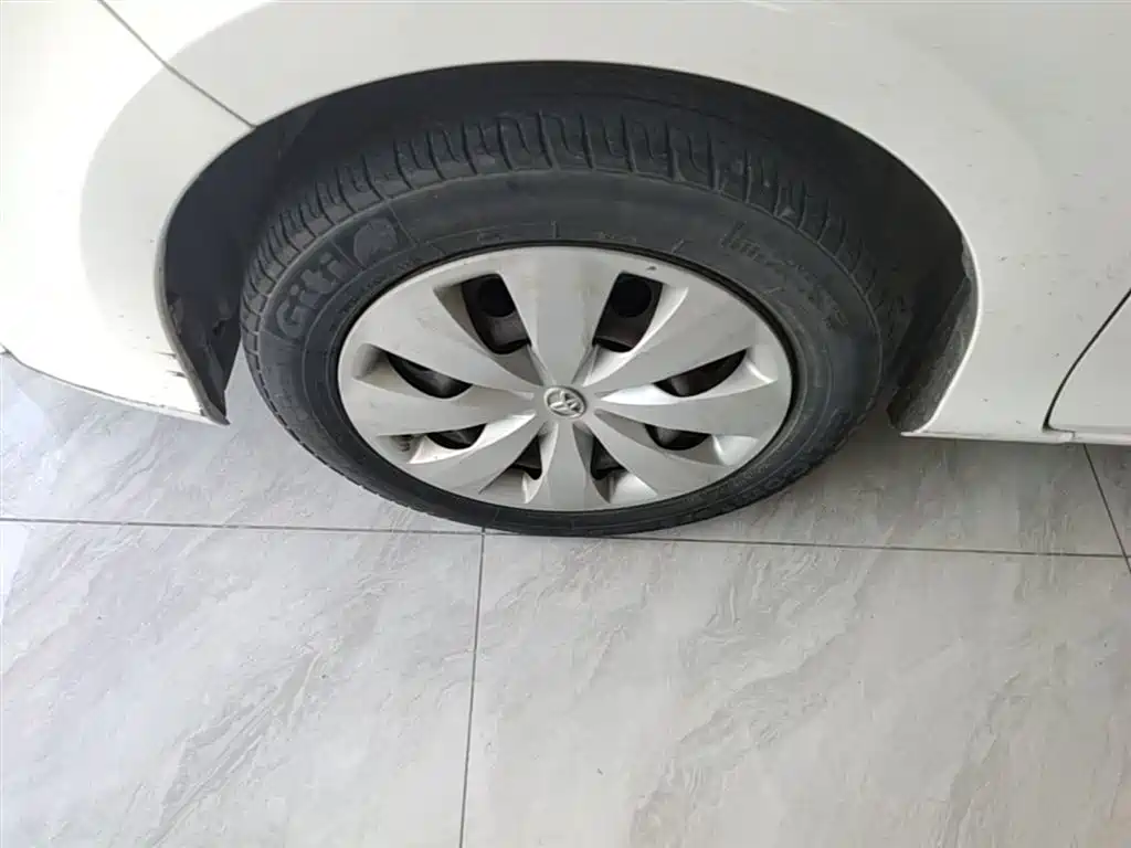Toyota Yaris L 2017 — фото 23