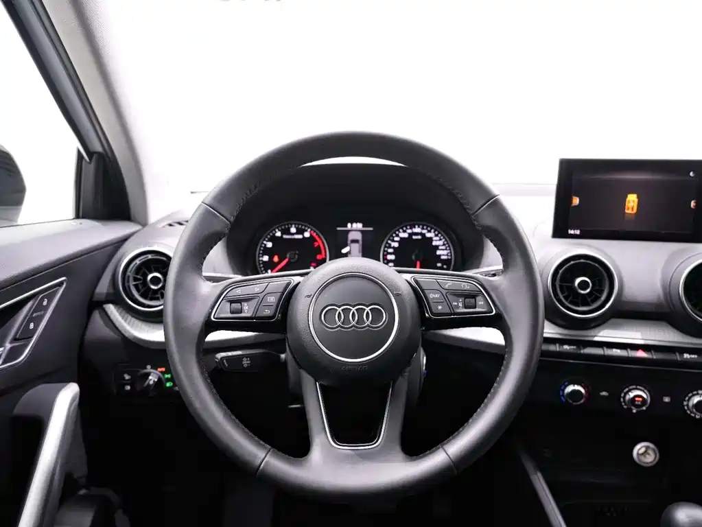 Audi Q2L 2021 — фото 22