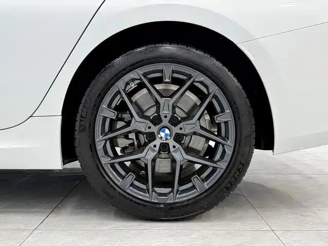BMW 3 Series 2025 — фото 12
