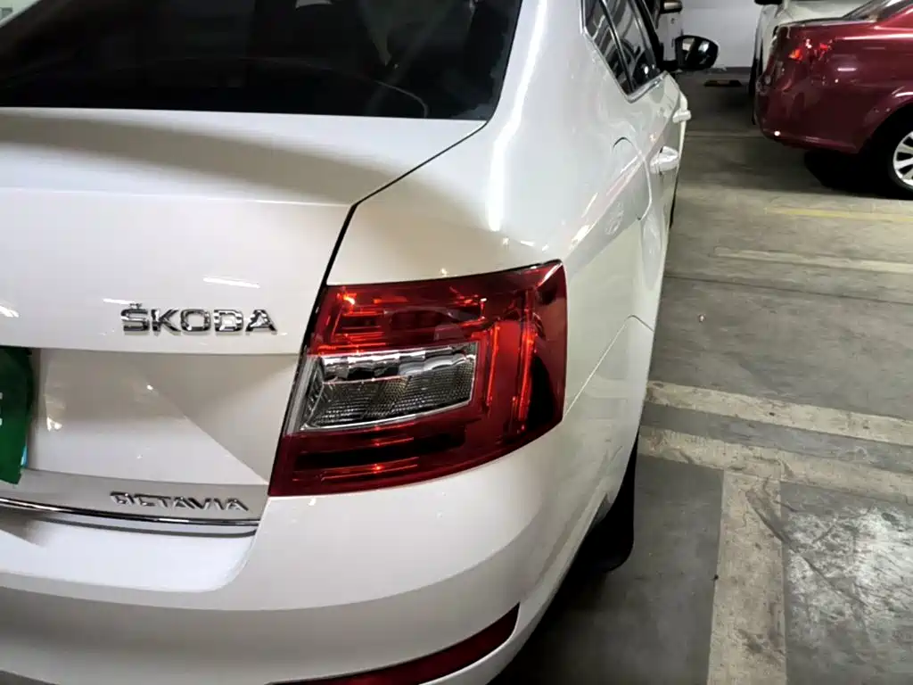 Skoda Octavia 2015 — фото 8