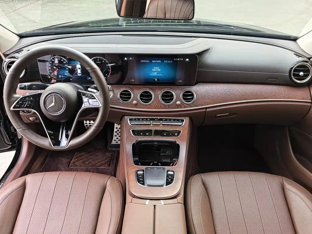 Mercedes-Benz E-Class 2023 — фото 10