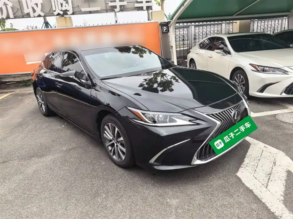 Lexus ES 2020 — фото 4