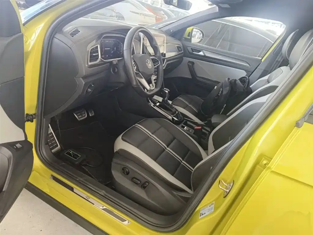 Volkswagen T-Roc 2023 — фото 15