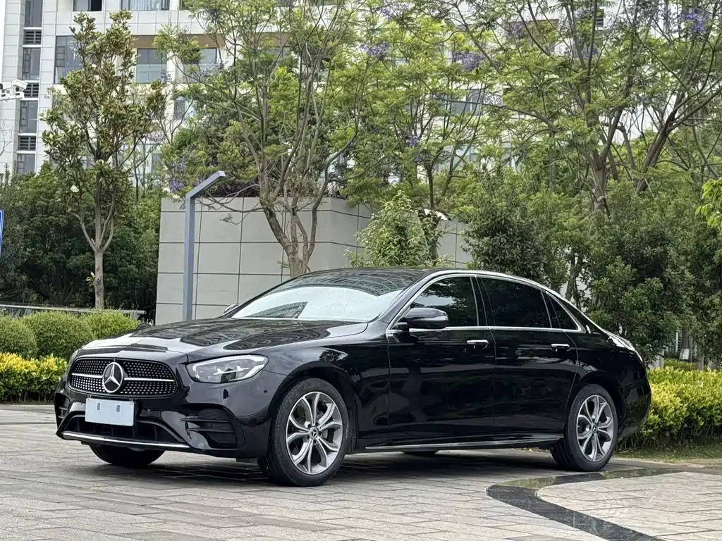 Mercedes-Benz E-Class 2022 — фото 1
