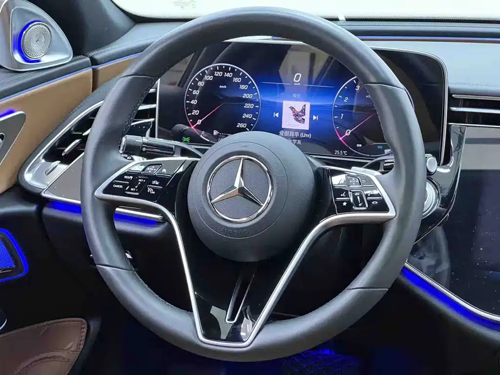 Mercedes-Benz E-Class 2025 — фото 21